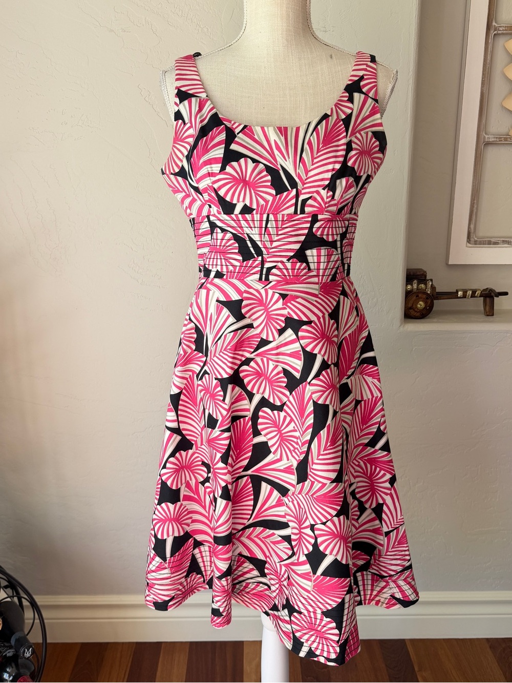 Maggy London Women's Pink and Black Floral-Graphic Fit & Flare Midi Dress Size 8